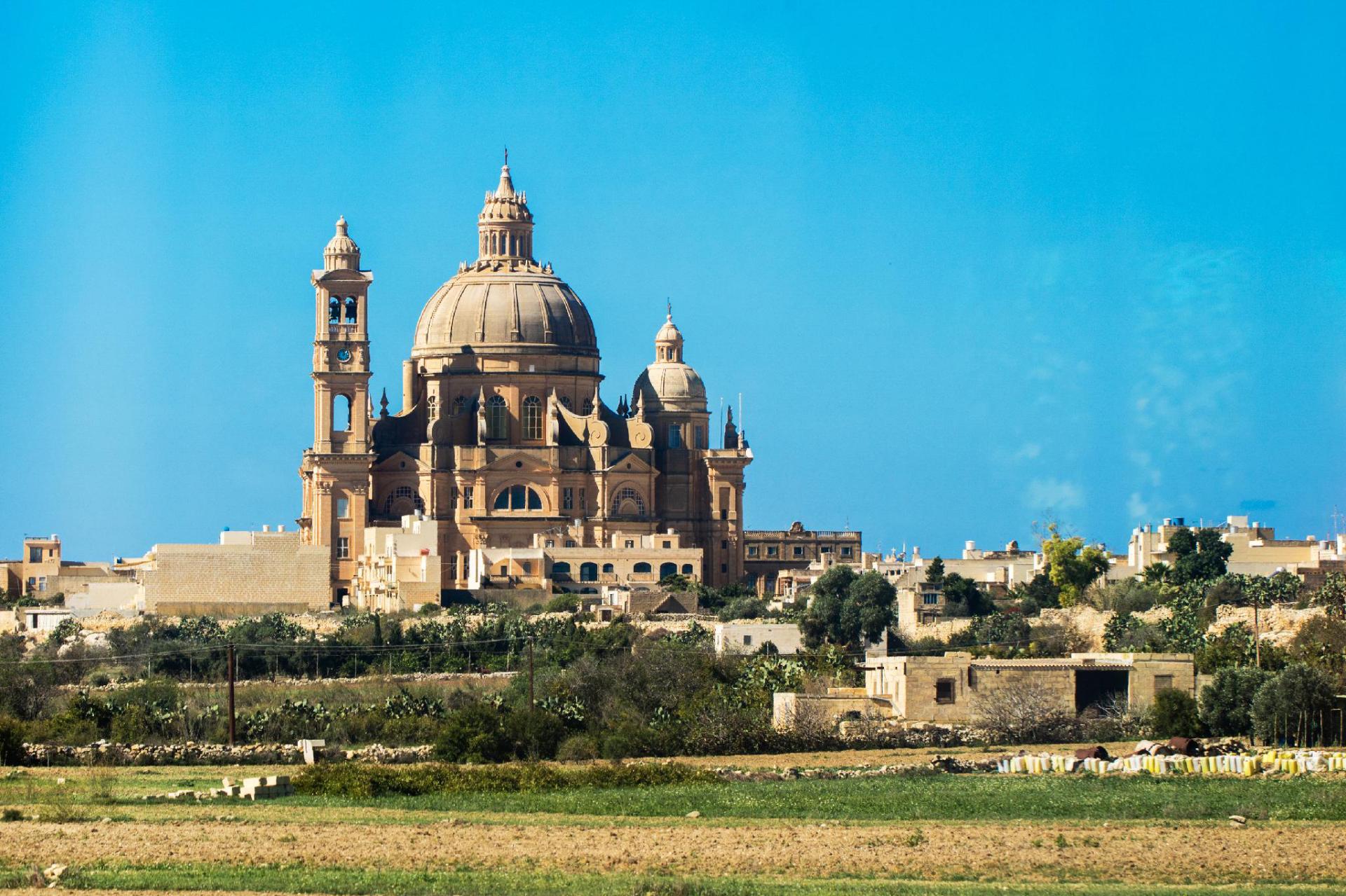 Pope to celebrate Pentecost in Malta