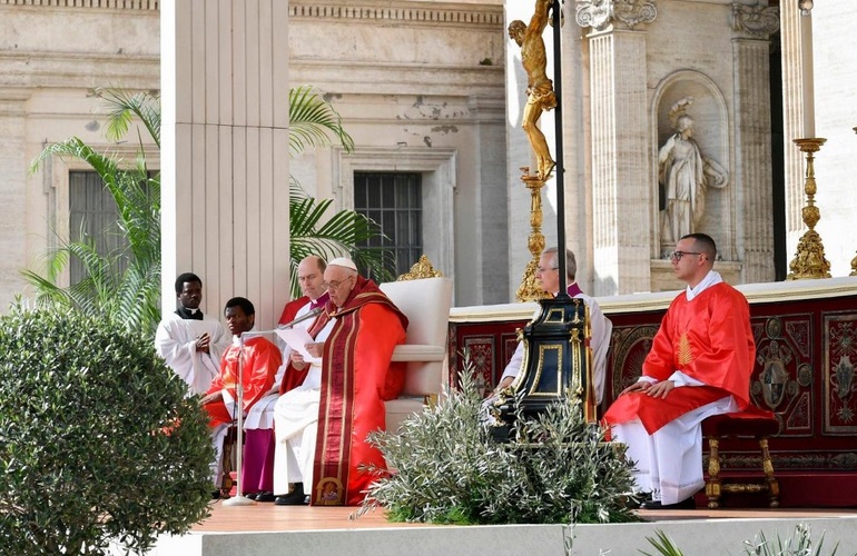 Pope at Mass: Jesus turns our hearts of stone to hearts of flesh
