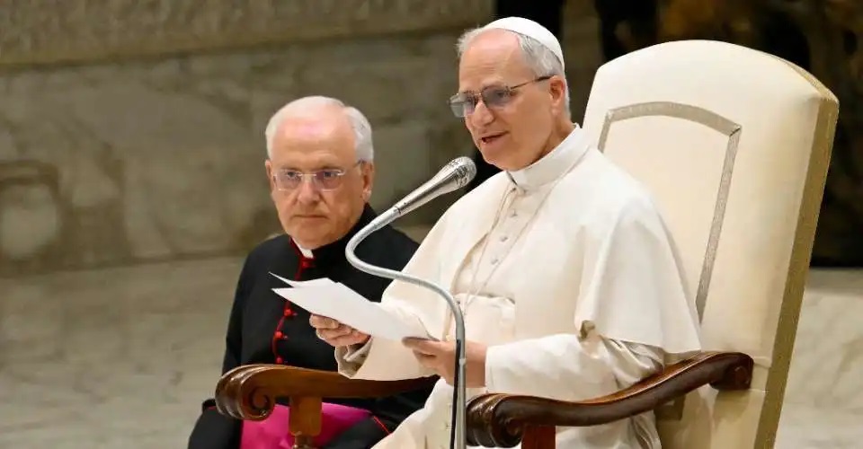 Pope Leo to personally place palliums on new archbishops