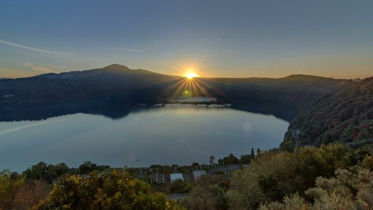 Photo: heraldmalaysia.com Pope Leo XIV Makes History With First Boat Procession on Lake Albano